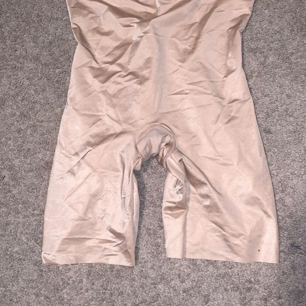 Plunge low-back bodysuit NWT - Picture 5 of 7